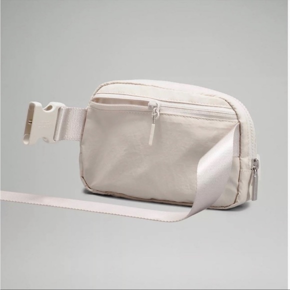 lululemon athletica Bags Nwt New Lululemon Everywhere Belt Bag